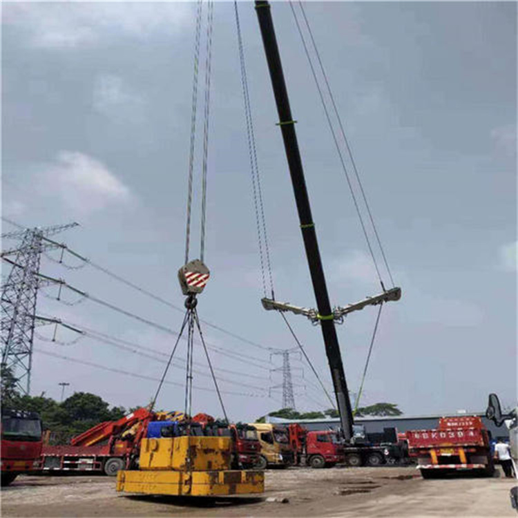 东成镇风电设备吊装